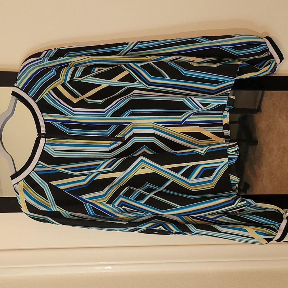 Abstract multicolor blouse - Picture 2 of 2